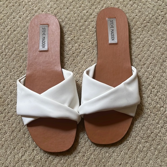 Steve Madden Shoes - Steve Madden white sandals sz 8.5